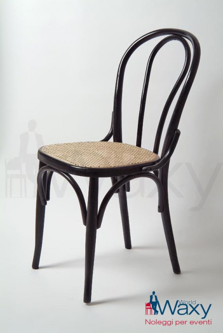 sedia thonet in legno laccato nero con sedile in paglia di Vienna